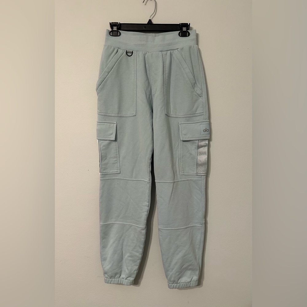 ALO Yoga Men’s Pale Blue Sweatpant Waistband Detail